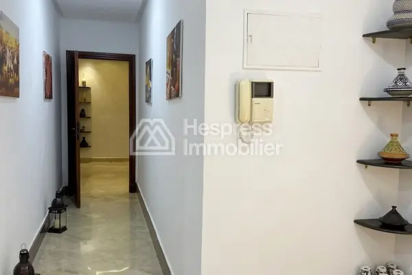 Appartement à vendre à Guéliz. Surface totale 111 m². Meublé