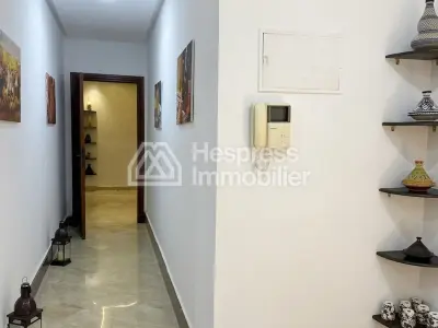 Appartement à vendre à Guéliz. Surface totale 111 m². Meublé