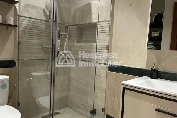 Appartement à vendre à Guéliz. Surface totale 111 m². Meublé