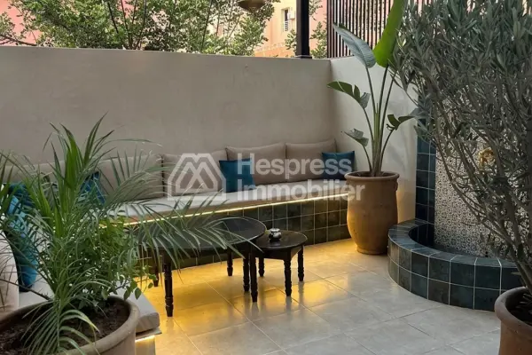 Appartement à vendre à Guéliz. Surface totale 111 m². Meublé