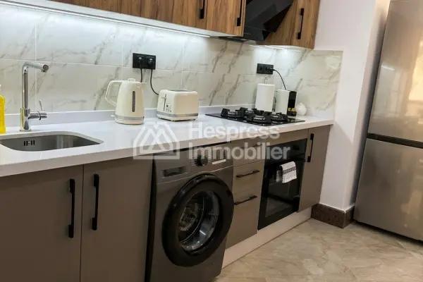 Appartement à vendre à Guéliz. Surface totale 111 m². Meublé