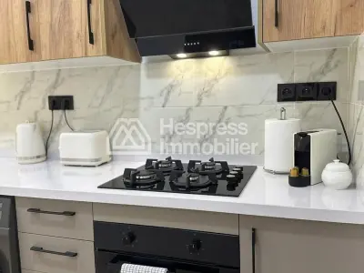 Appartement à vendre à Guéliz. Surface totale 111 m². Meublé