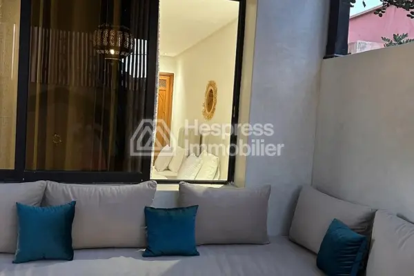 Appartement à vendre à Guéliz. Surface totale 111 m². Meublé