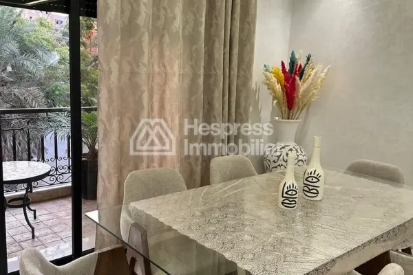 Appartement à vendre à Guéliz. Surface totale 111 m². Meublé