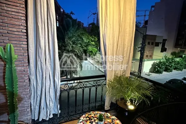 Appartement à vendre à Guéliz. Surface totale 111 m². Meublé