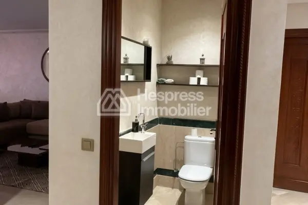 Appartement à vendre à Guéliz. Surface totale 111 m². Meublé