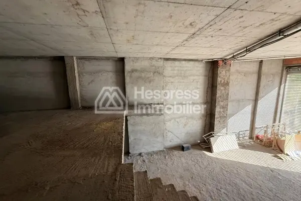 Beau local à vendre à Guéliz. Superficie 206 m²