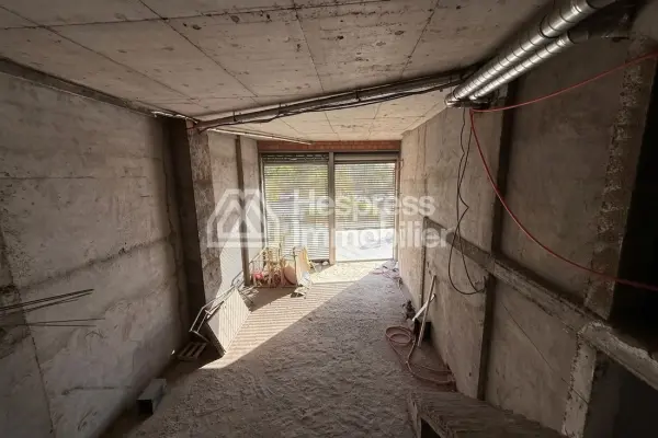 Beau local à vendre à Guéliz. Superficie 206 m²