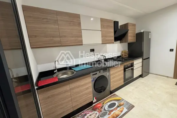 Bel appartement en location à Camp Al Ghoul. Surface de 112 m². Meublé