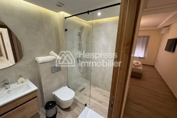 Bel appartement en location à Camp Al Ghoul. Surface de 112 m². Meublé