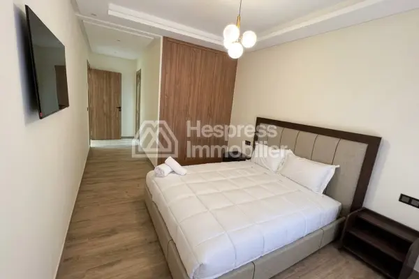 Bel appartement en location à Camp Al Ghoul. Surface de 112 m². Meublé