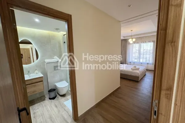 Bel appartement en location à Camp Al Ghoul. Surface de 112 m². Meublé