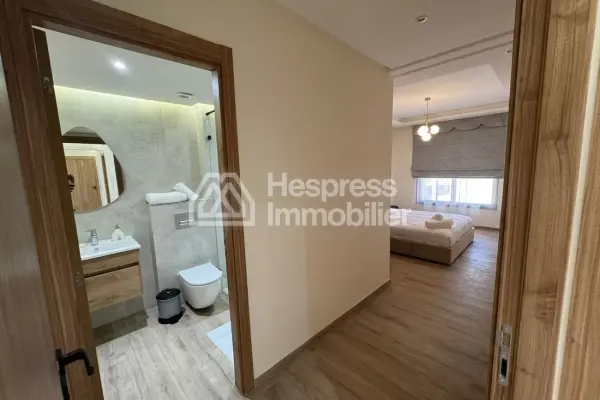 Bel appartement en location à Camp Al Ghoul. Surface de 112 m². Meublé