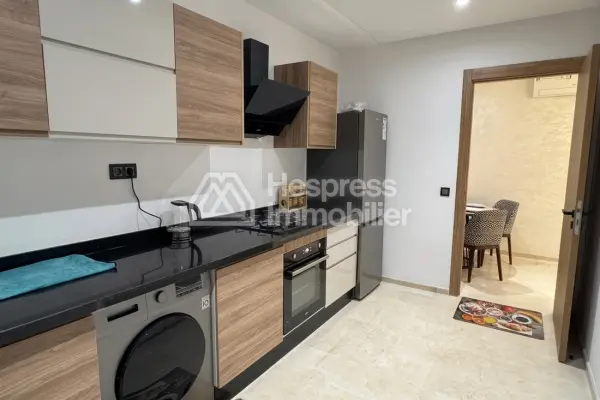 Bel appartement en location à Camp Al Ghoul. Surface de 112 m². Meublé