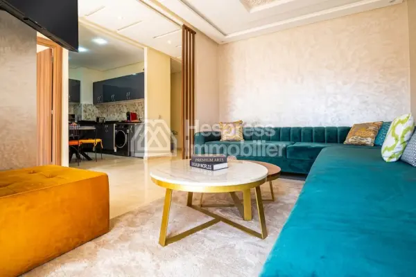 Bel studio à vendre á madam plaza. Surface de 61 m². Meublé