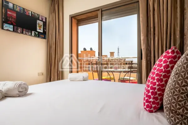 Bel studio à vendre á madam plaza. Surface de 61 m². Meublé