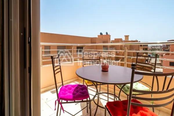 Bel studio à vendre á madam plaza. Surface de 61 m². Meublé