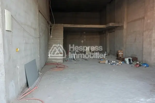 Local commercial à l'achat à Boulevard Med 6. Surface de 210 m²