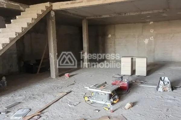 Local commercial à l'achat à Boulevard Med 6. Surface de 210 m²