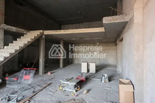 Local commercial à l'achat à Boulevard Med 6. Surface de 210 m²