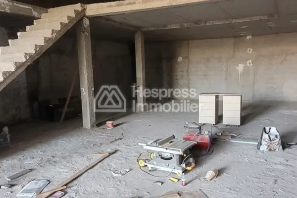 Local commercial à l'achat à Boulevard Med 6. Surface de 210 m²
