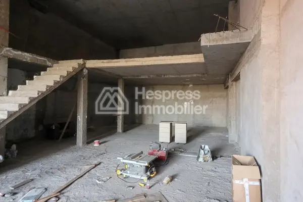 Local commercial à l'achat à Boulevard Med 6. Surface de 210 m²