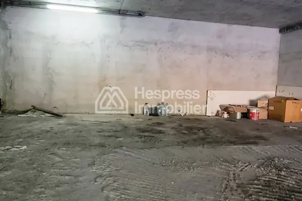 Local commercial à l'achat à Boulevard Med 6. Surface de 210 m²