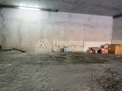محل تجاري للبيع في بوليفارد ميد 6. مساحته 210 متر مربع