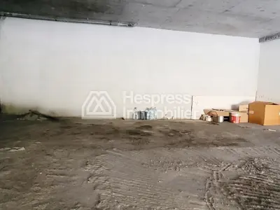 محل تجاري للبيع في بوليفارد ميد 6. مساحته 210 متر مربع