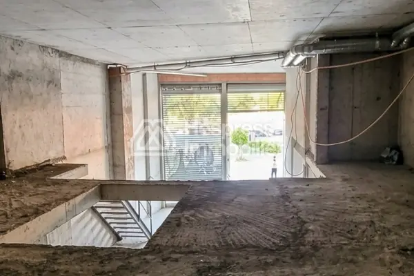 Local commercial à l'achat à Boulevard Med 6. Surface de 210 m²