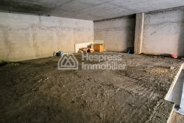 Local commercial à l'achat à Boulevard Med 6. Surface de 210 m²