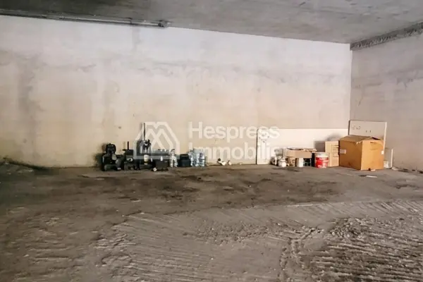 Local commercial à l'achat à Boulevard Med 6. Surface de 210 m²