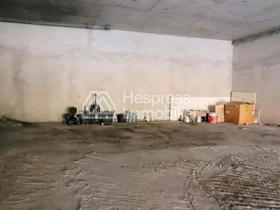 محل تجاري للبيع في بوليفارد ميد 6. مساحته 210 متر مربع