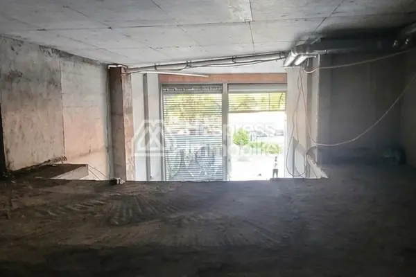 Local commercial à l'achat à Boulevard Med 6. Surface de 210 m²