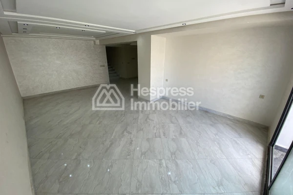 Triplex for sale, 238m² in Tangier