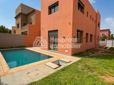 Splendide villa à vendre à Hay Targa. Surface totale 500 m². Piscine, climatisation