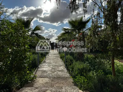 Ferme avec Villa Plain Pied à Vendre à Ghmat – Route de L’Ourika Milkiya