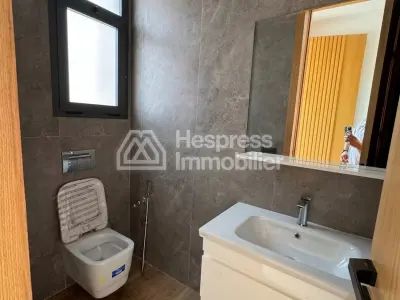 Splendide villa à vendre à Hay Targa. Surface totale 500 m². Piscine, climatisation