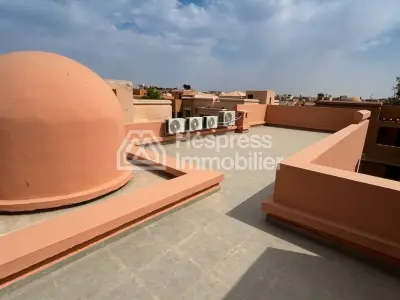 Splendide villa à vendre à Hay Targa. Surface totale 500 m². Piscine, climatisation