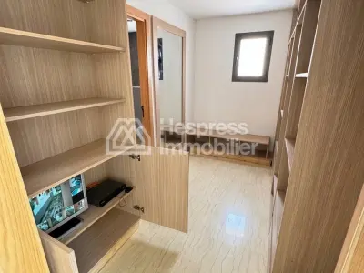 Splendide villa à vendre à Hay Targa. Surface totale 500 m². Piscine, climatisation