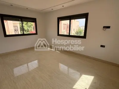 Splendide villa à vendre à Hay Targa. Surface totale 500 m². Piscine, climatisation