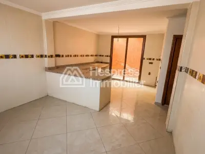 فيلا فاخرة للبيع في Hay Targa . خمس غرف مريحة. مواقف سيارات