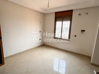 فيلا فاخرة للبيع في Hay Targa . خمس غرف مريحة. مواقف سيارات