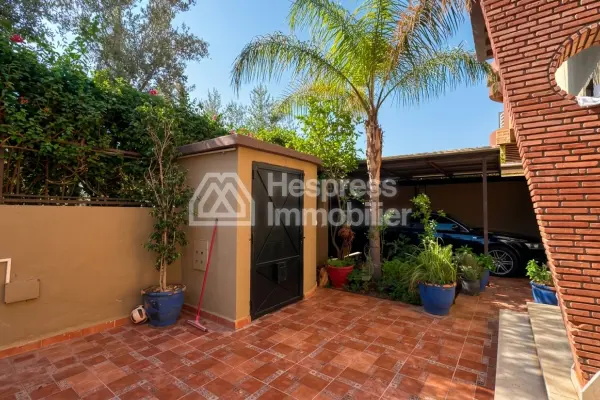 Beautiful villa for rent with good price.