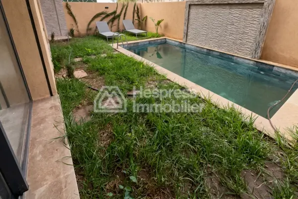 Opportunity: Villa on Boulevard M6, good price.