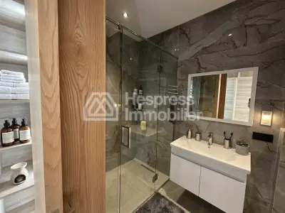 Opportunity: Villa on Boulevard M6, good price.