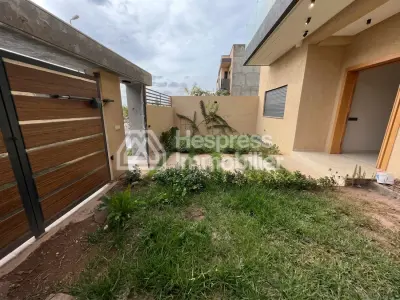 Opportunity: Villa on Boulevard M6, good price.