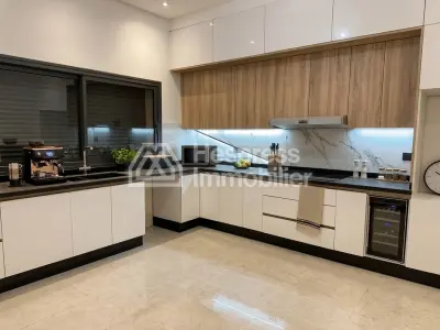 Opportunity: Villa on Boulevard M6, good price.