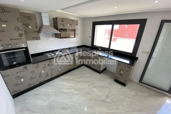Triplex for sale, 238m² in Tangier