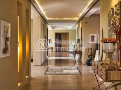 Luxury villa, 1.7 hectares. For sale in R. Ourika